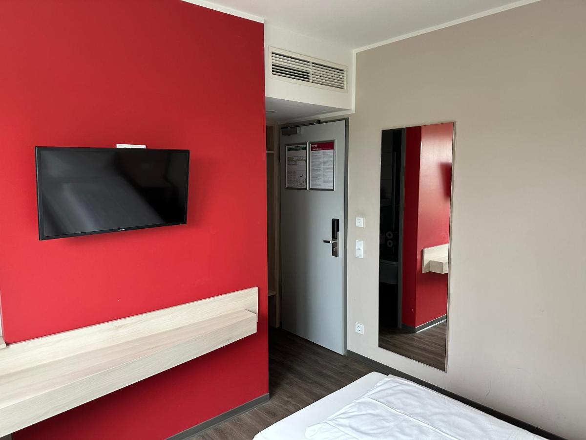 Serways Hotel Lueneburger Heide West Bispingen Bilik gambar