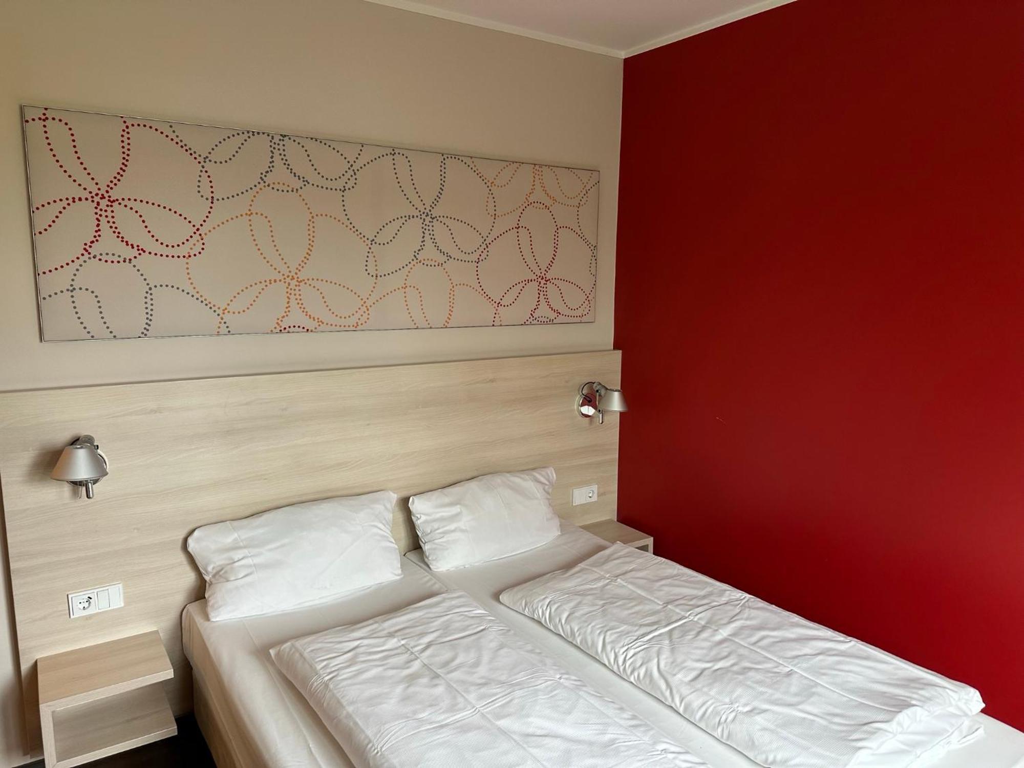 Serways Hotel Lueneburger Heide West Bispingen Bilik gambar